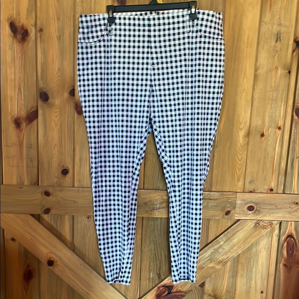 Terra & Sky Monochrome Checkered Pants